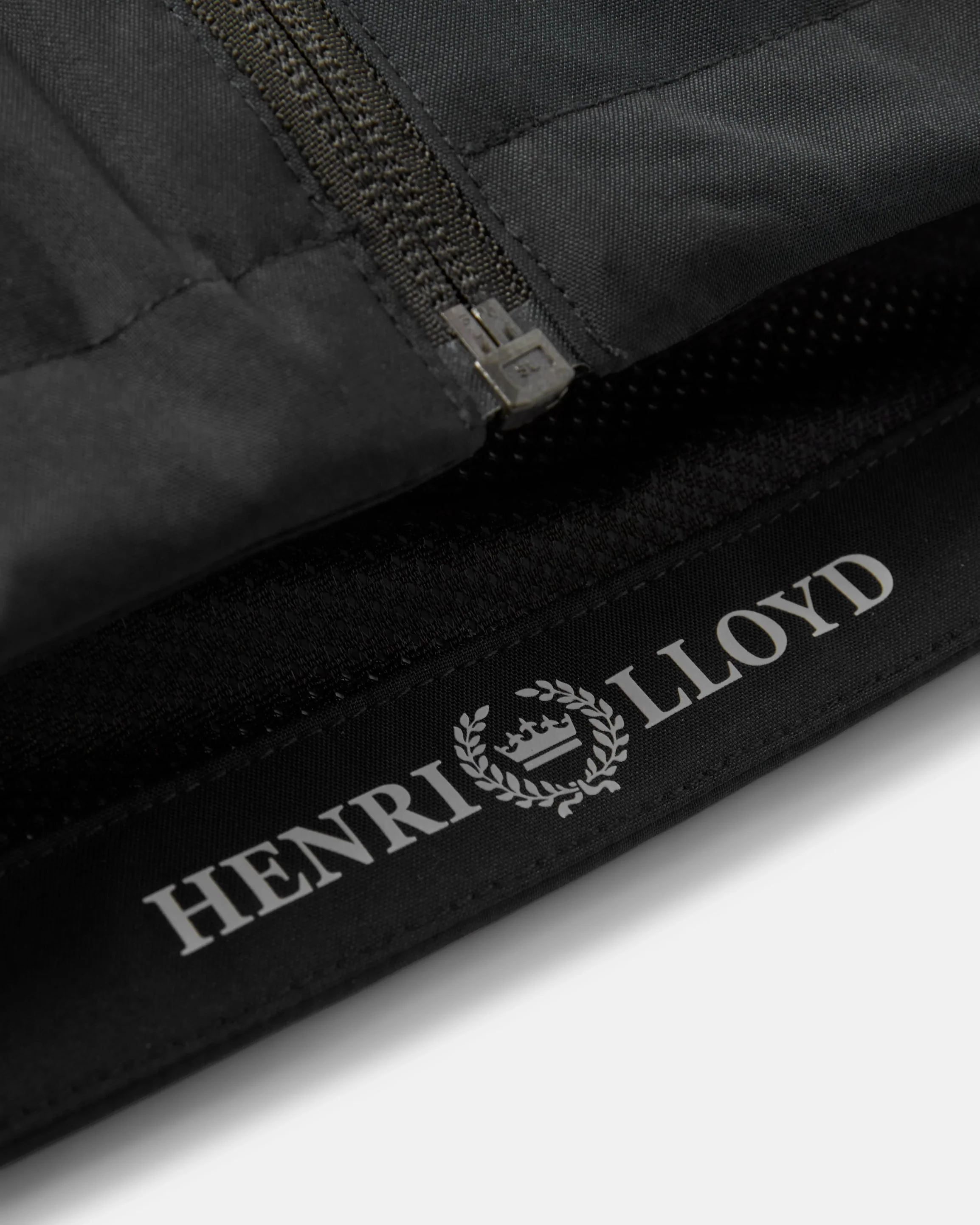 Breeze Gilet - Black - Image 9